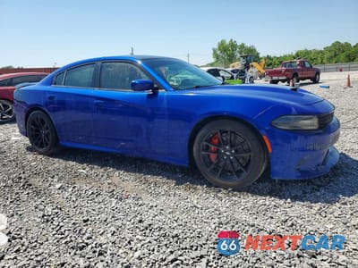 Czwarte zdjęcie samochodu z boku: 2018 DODGE CHARGER R VIN:2C3CDXGJ8JH180001 - miniatura