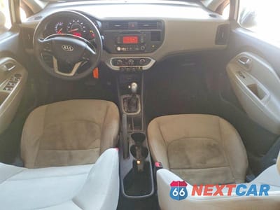 Zdjęcie 8 z 12 samochodu: 2015 KIA RIO LX VIN:KNADM4A38F6466610 - miniatura