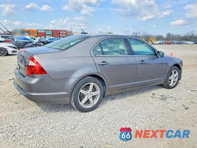 Trzecie zdjęcie samochodu z tyłu: 2010 FORD FUSION SE VIN:3FAHP0HA1AR262872 - miniatura