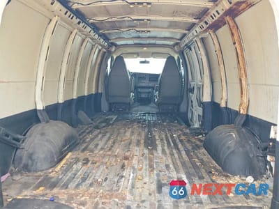 Zdjęcie 10 z 13 samochodu: 2019 CHEVROLET EXPRESS 2500 CARGO DELIVERY VAN VIN:1GCWGBFP8K1152532 - miniatura