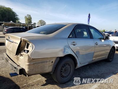 Trzecie zdjęcie samochodu z tyłu: 2002 TOYOTA CAMRY LE VIN:JTDBE32K520051099 - miniatura