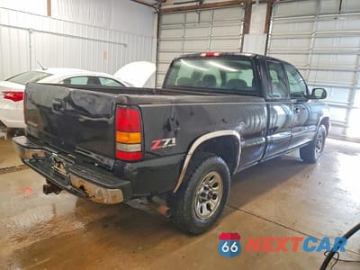 Trzecie zdjęcie samochodu z tyłu: 2005 GMC SIERRA 1500 4WD VIN:1GTEK19B45E169829 - miniatura