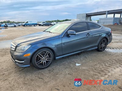 2013 MERCEDES-BENZ C 250 WDDGJ4HB9DG059818 - główne zdjęcie licytacji z USA - miniatura