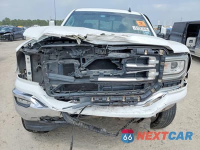 Piąte zdjęcie samochodu w środku: 2018 GMC SIERRA C1500 SLT VIN:3GTP1NEC5JG192752 - miniatura