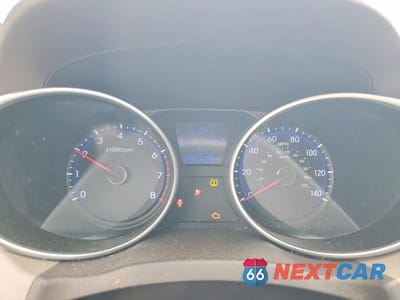 Zdjęcie 9 z 13 samochodu: 2010 HYUNDAI TUCSON GLS VIN:KM8JUCAC0AU076536 - miniatura