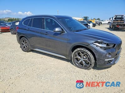 Czwarte zdjęcie samochodu z boku: 2018 BMW X1 SDRIVE28I VIN:WBXHU7C37J5L09784 - miniatura