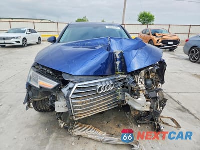 Piąte zdjęcie samochodu w środku: 2017 AUDI A4 PREMIUM VIN:WAUGNAF45HN013337 - miniatura