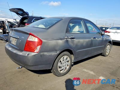 Trzecie zdjęcie samochodu z tyłu: 2005 KIA SPECTRA VIN:KNAFE122355204590 - miniatura