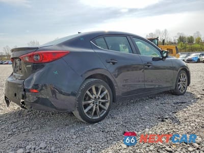 Trzecie zdjęcie samochodu z tyłu: 2018 MAZDA 3 TOURING VIN:3MZBN1V34JM199293 - miniatura