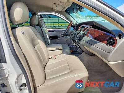 Zdjęcie 7 z 12 samochodu: 2008 LINCOLN TOWN CAR SIGNATURE LIMITED VIN:2LNHM82W78X654252 - miniatura