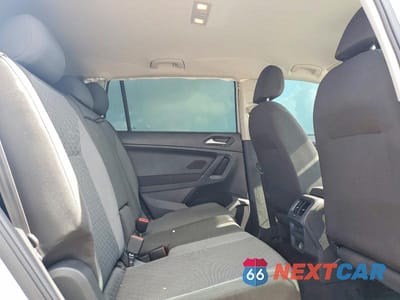 Zdjęcie 11 z 13 samochodu: 2018 VOLKSWAGEN TIGUAN VIN:3VV0B7AX8JM104105 - miniatura
