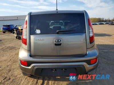 Zdjęcie 6 z 11 samochodu: 2012 KIA SOUL + VIN:KNDJT2A69C7401830 - miniatura