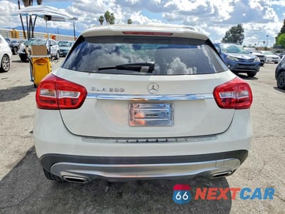 Zdjęcie 6 z 11 samochodu: 2015 MERCEDES-BENZ GLA 250 VIN:WDCTG4EBXFJ153007 - miniatura