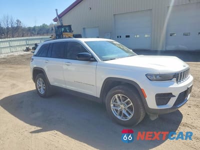 Czwarte zdjęcie samochodu z boku: 2025 JEEP GRAND CHEROKEE LAREDO VIN:1C4RJHAG6SC311495 - miniatura