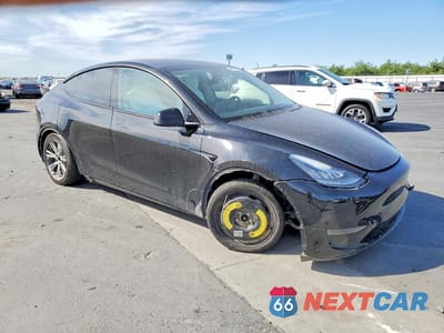 Czwarte zdjęcie samochodu z boku: 2020 TESLA MODEL Y VIN:5YJYGDEEXLF023334 - miniatura