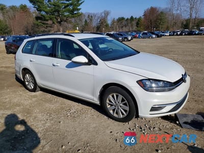 Czwarte zdjęcie samochodu z boku: 2018 VOLKSWAGEN GOLF SPORTWAGEN S VIN:3VW717AU3JM768198 - miniatura