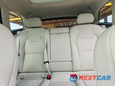 Zdjęcie 10 z 14 samochodu: 2025 VOLVO XC60 CORE VIN:YV4M12RJXS1113843 - miniatura