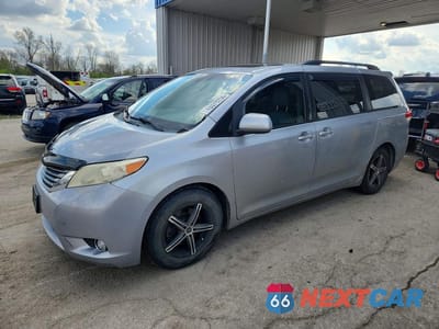 2012 TOYOTA SIENNA XLE 8-PASSENGER 5TDYK3DC9CS266766 - główne zdjęcie licytacji z USA - miniatura