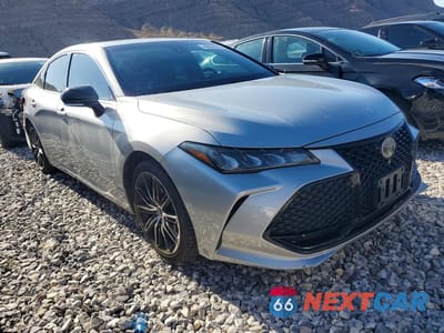 Czwarte zdjęcie samochodu z boku: 2019 TOYOTA AVALON XSE VIN:4T1BZ1FB8KU024826 - miniatura