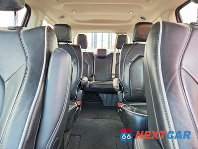 Zdjęcie 10 z 12 samochodu: 2023 CHRYSLER PACIFICA LIMITED VIN:2C4RC1GG3PR597250 - miniatura