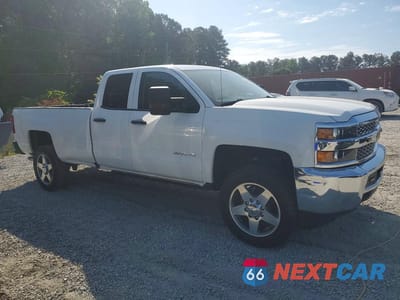 Czwarte zdjęcie samochodu z boku: 2019 CHEVROLET SILVERADO C2500 HEAVY DUTY VIN:2GC2CREG2K1168997 - miniatura