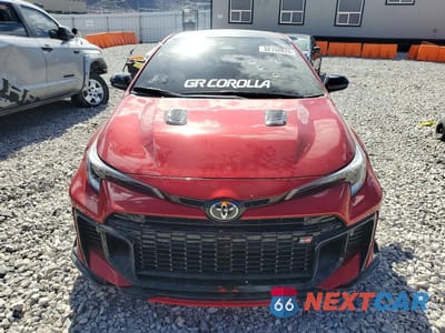 Piąte zdjęcie samochodu w środku: 2025 TOYOTA GR COROLLA PREMIUM PLUS VIN:JTNABAAE1SA021687 - miniatura