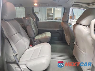 Zdjęcie 11 z 13 samochodu: 2016 TOYOTA SIENNA XLE PREMIUM 8-PASSENGER VIN:5TDYK3DC0GS745258 - miniatura