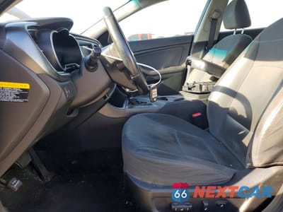 Zdjęcie 7 z 12 samochodu: 2015 KIA OPTIMA HYBRID VIN:KNAGM4AD0F5085684 - miniatura