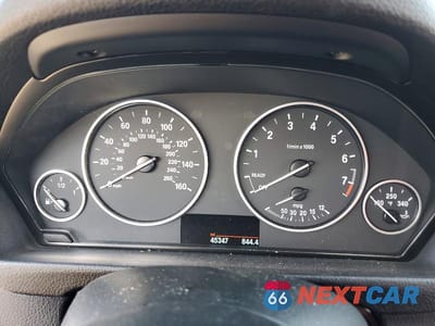 Zdjęcie 9 z 12 samochodu: 2018 BMW 320 I VIN:WBA8E1G59JNU92475 - miniatura