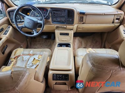 Zdjęcie 8 z 13 samochodu: 2000 CHEVROLET SUBURBAN K2500 VIN:3GNGK26U1YG175063 - miniatura