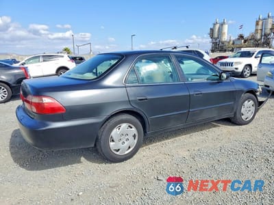 Trzecie zdjęcie samochodu z tyłu: 1998 HONDA ACCORD LX VIN:1HGCG1649WA038971 - miniatura