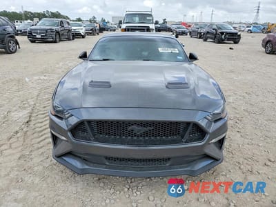 Piąte zdjęcie samochodu w środku: 2020 FORD MUSTANG GT VIN:1FA6P8CF9L5185327 - miniatura