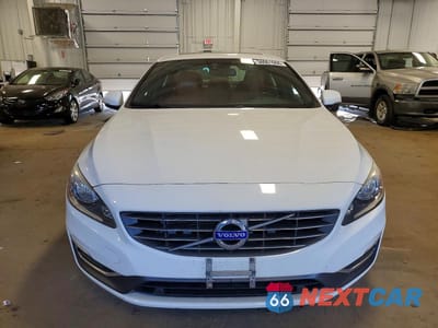 Piąte zdjęcie samochodu w środku: 2015 VOLVO S60 PREMIER VIN:YV1612TB9F1299887 - miniatura