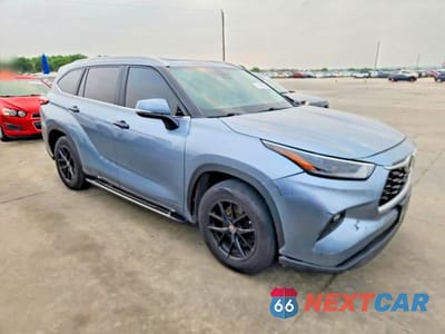 Czwarte zdjęcie samochodu z boku: 2023 TOYOTA HIGHLANDER XLE VIN:5TDKDRAH1PS018083 - miniatura