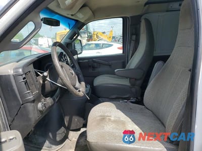 Zdjęcie 7 z 13 samochodu: 2017 GMC SAVANA G2500 VIN:1GTW7BFF5H1161799 - miniatura