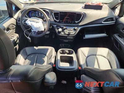 Zdjęcie 8 z 13 samochodu: 2025 CHRYSLER PACIFICA SELECT VIN:2C4RC1BGXSR599139 - miniatura