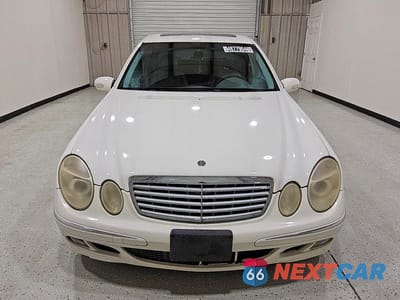 Piąte zdjęcie samochodu w środku: 2004 MERCEDES-BENZ E 500 VIN:WDBUF70J84A589993 - miniatura