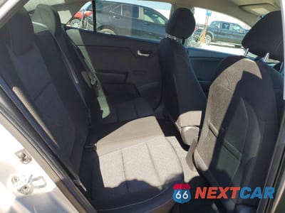 Zdjęcie 10 z 12 samochodu: 2018 KIA RIO LX VIN:3KPA24AB2JE058805 - miniatura