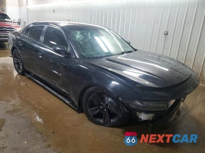 Czwarte zdjęcie samochodu z boku: 2015 DODGE CHARGER SXT VIN:2C3CDXHG5FH824838 - miniatura