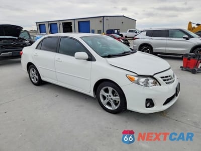 Czwarte zdjęcie samochodu z boku: 2013 TOYOTA COROLLA LE VIN:5YFBU4EE8DP113425 - miniatura