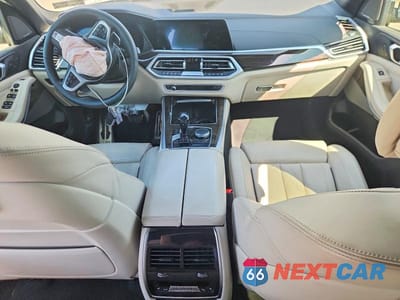 Zdjęcie 8 z 12 samochodu: 2021 BMW X5 M50I VIN:5UXJU4C05M9H54025 - miniatura