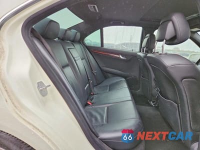 Zdjęcie 10 z 12 samochodu: 2010 MERCEDES-BENZ C 300 4MATIC VIN:WDDGF8BB8AF482361 - miniatura