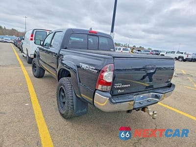 Trzecie zdjęcie samochodu z tyłu: 2012 TOYOTA TACOMA DOUBLE CAB VIN:3TMLU4ENXCM088389 - miniatura