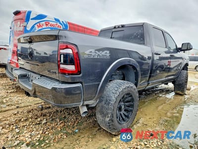 Trzecie zdjęcie samochodu z tyłu: 2022 RAM 2500 LIMITED VIN:3C6UR5SL6NG165556 - miniatura