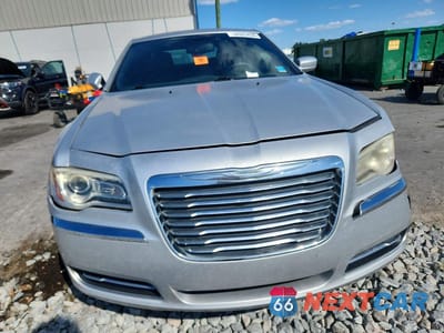 Piąte zdjęcie samochodu w środku: 2012 CHRYSLER 300 VIN:2C3CCAAG6CH165755 - miniatura