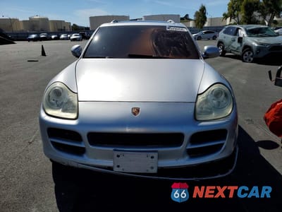 Piąte zdjęcie samochodu w środku: 2005 PORSCHE CAYENNE S VIN:WP1AB29P85LA61515 - miniatura