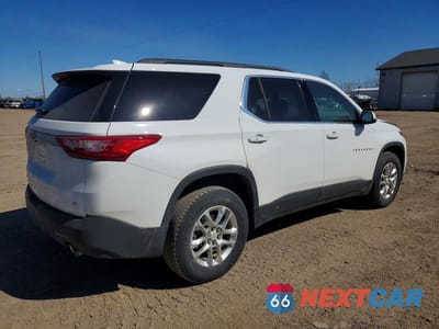 Trzecie zdjęcie samochodu z tyłu: 2020 CHEVROLET TRAVERSE LT VIN:1GNERGKW9LJ158428 - miniatura