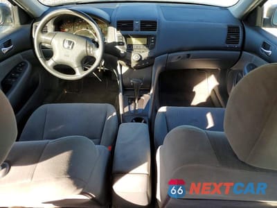 Zdjęcie 8 z 12 samochodu: 2004 HONDA ACCORD LX VIN:1HGCM56354A168265 - miniatura