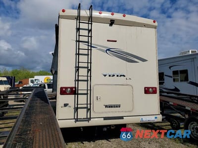 Trzecie zdjęcie samochodu z tyłu: 2017 WINNEBAGO VISTA RV VIN:1F65F5DY6H0A12394 - miniatura