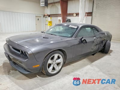 2014 DODGE CHALLENGER SXT 2C3CDYAG6EH154117 - główne zdjęcie licytacji z USA - miniatura